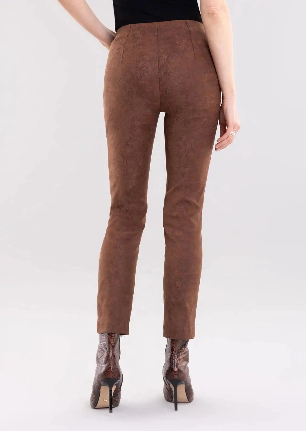 Lisette Delany Suede Pants in Chocolate - 892683