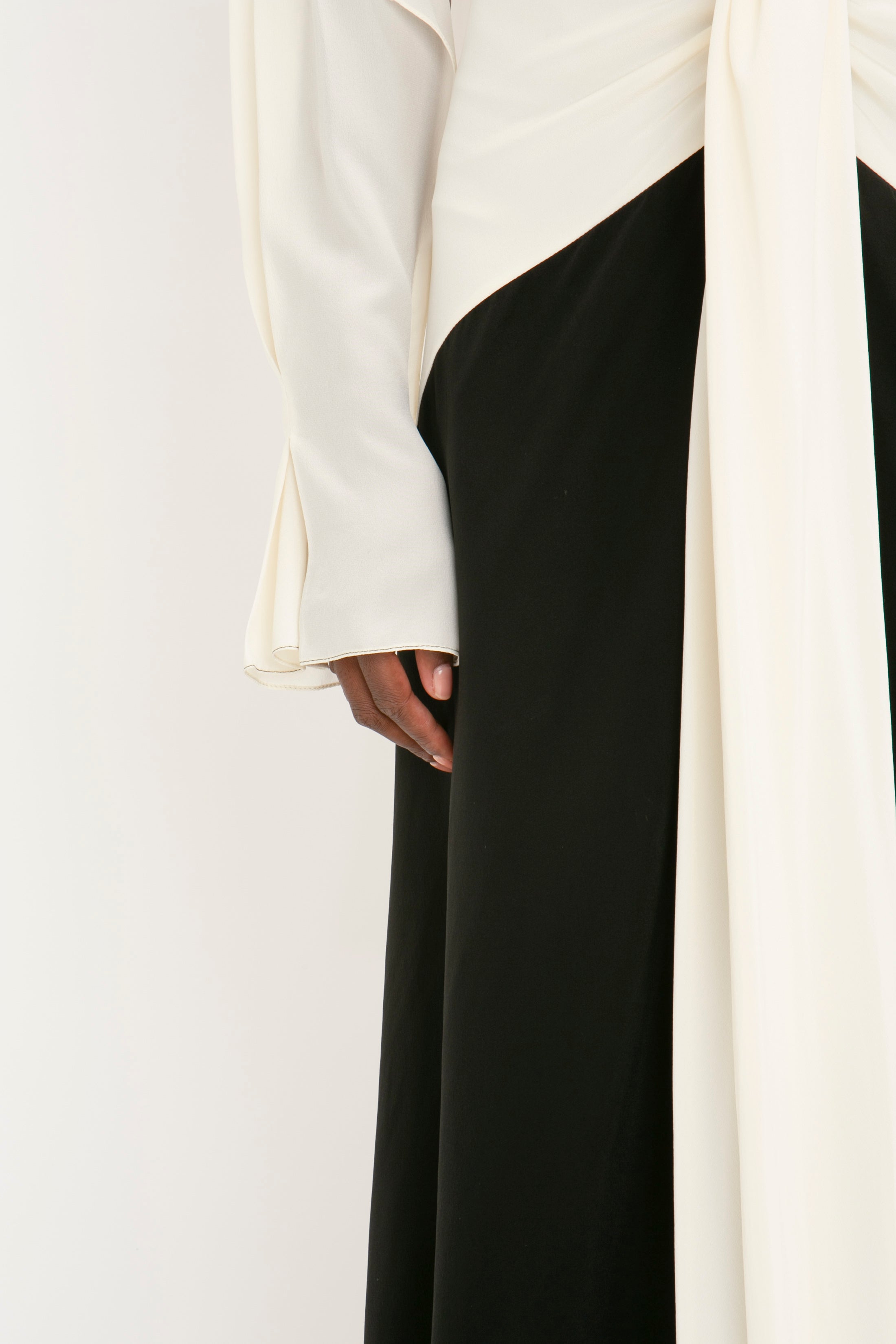 Tie Detail Gown In Vanilla-Black