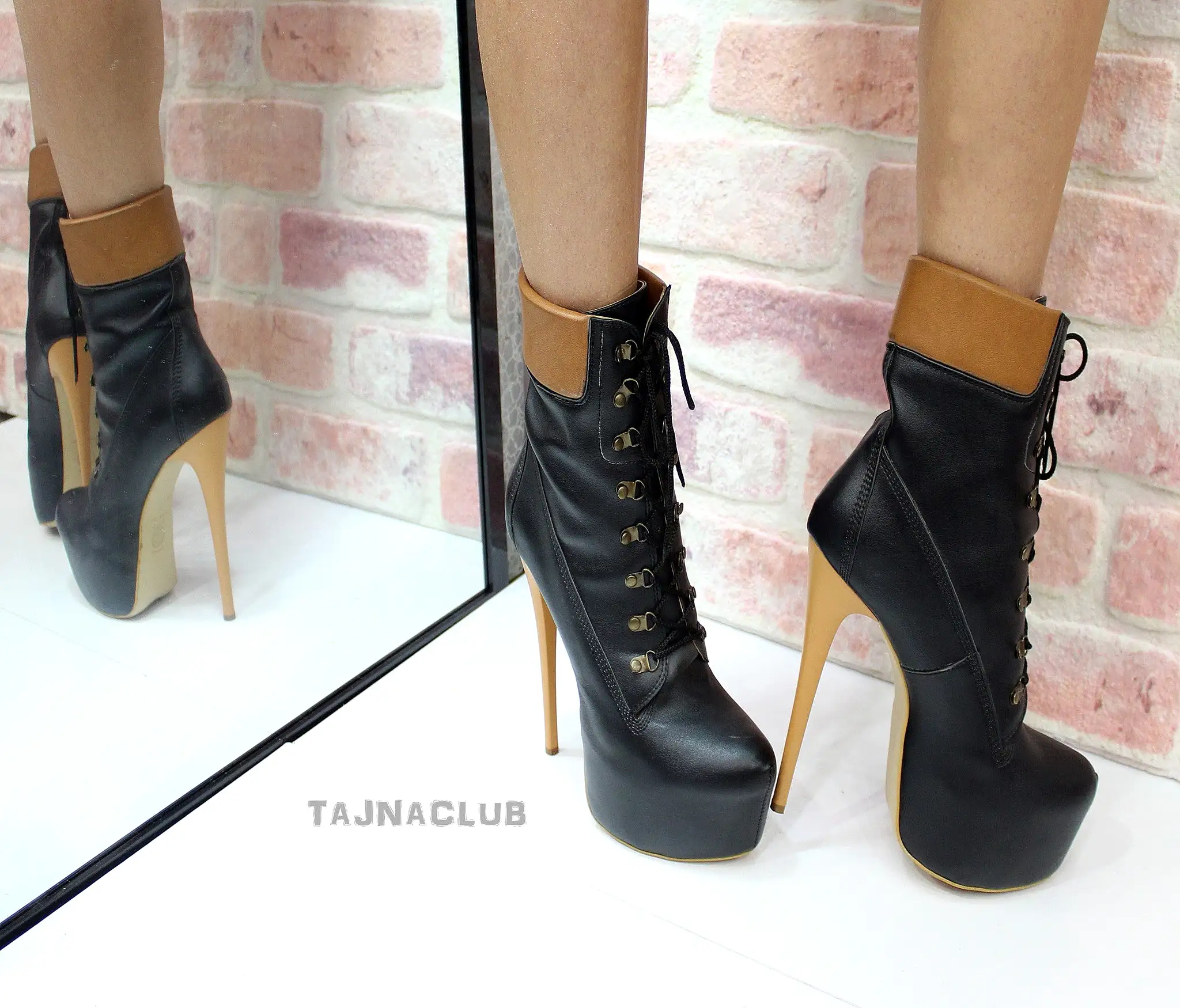 Timber Style Lace up Boots